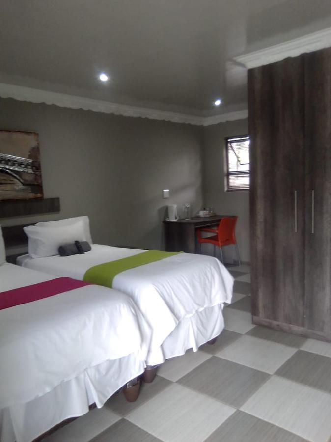 Myburgh Bed And Breakfast Klerksdorp Eksteriør bilde