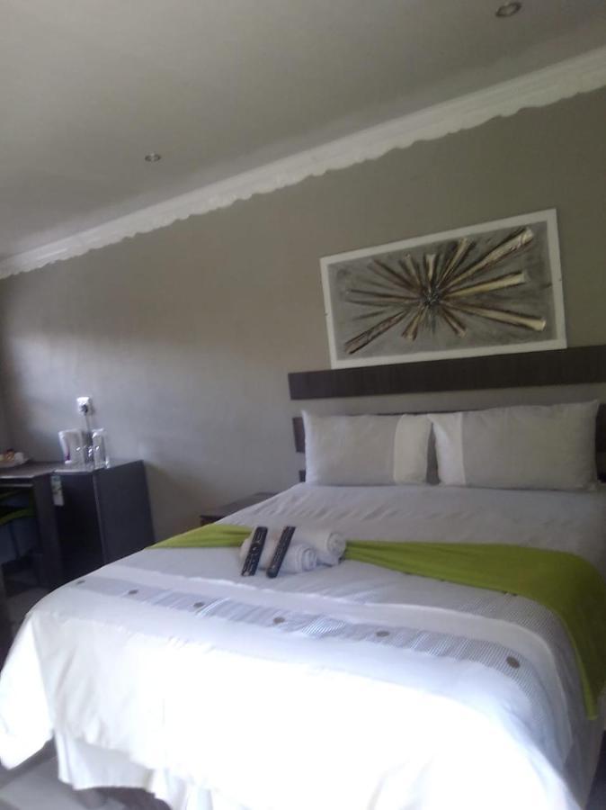 Myburgh Bed And Breakfast Klerksdorp Eksteriør bilde
