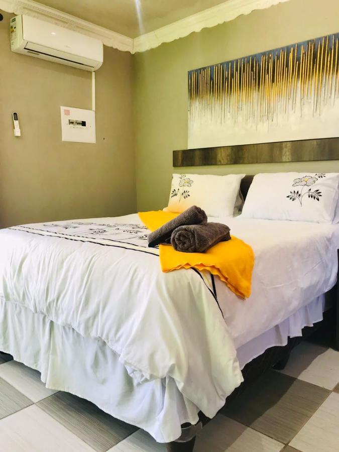 Myburgh Bed And Breakfast Klerksdorp Eksteriør bilde
